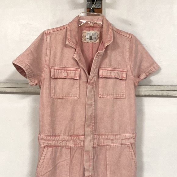 Spool 72 distressed pink denim jean jumpsuit overalls size small Petite - Picture 3 of 12